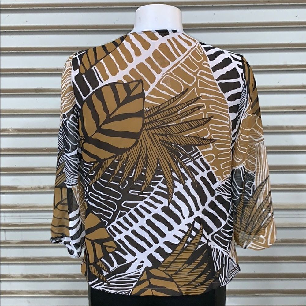 Chico’s long sleeve zip front large leaf pattern - Picture 6 of 7